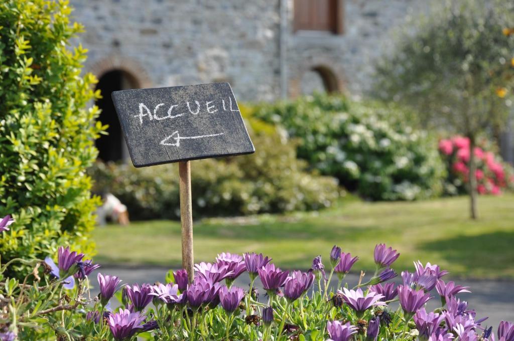 Domaine Du Grenier Bed & Breakfast Yffiniac Exterior photo